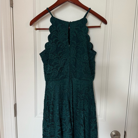 Elegant Green Lace Dress - Picture 3 of 4